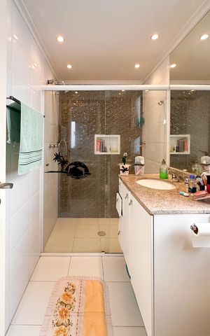 Apartamento à venda com 107m², 3 quartos e 2 vagas Apartamento à venda com 107m², 3 quartos e 2 vagasBanheiro da Suíte