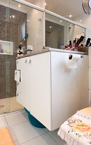Apartamento à venda com 107m², 3 quartos e 2 vagas Apartamento à venda com 107m², 3 quartos e 2 vagasBanheiro da Suíte