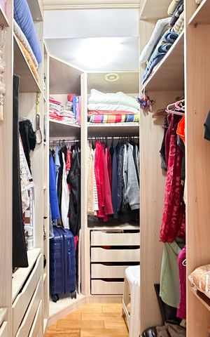 Apartamento à venda com 107m², 3 quartos e 2 vagas Apartamento à venda com 107m², 3 quartos e 2 vagasCloset da suíte