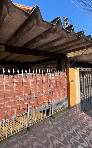 Casa à venda com 128m², 2 quartos e 1 vagaFachada