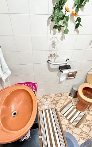 Casa à venda com 128m², 2 quartos e 1 vagaBanheiro 