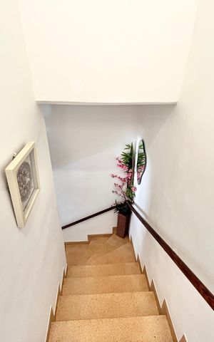 Casa à venda com 128m², 2 quartos e 1 vagaEscada