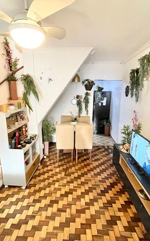Casa à venda com 128m², 2 quartos e 1 vagaSala