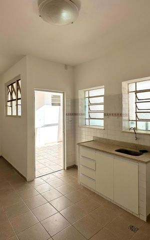 Casa à venda com 170m², 4 quartos e 2 vagas