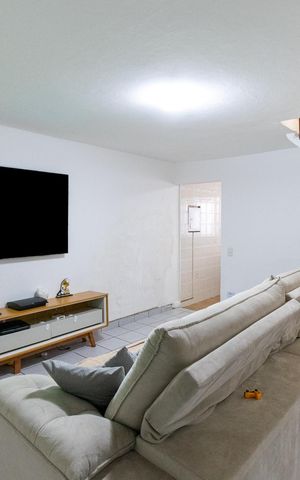 Casa à venda com 94m², 2 quartos e 1 vaga Casa à venda com 94m², 2 quartos e 1 vagaSala