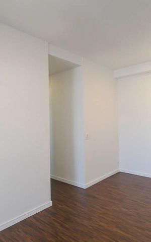 Apartamento à venda com 81m², 3 quartos e 1 vaga Apartamento à venda com 81m², 3 quartos e 1 vagaSala