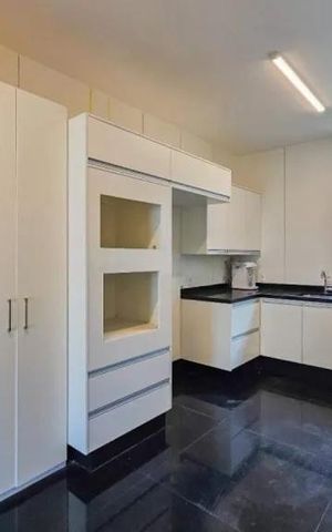 Apartamento para alugar com 195m², 4 quartos e 4 vagas Apartamento para alugar com 195m², 4 quartos e 4 vagasCozinha
