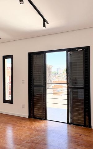 Casa à venda com 117m², 3 quartos e 2 vagas Casa à venda com 117m², 3 quartos e 2 vagasSuíte