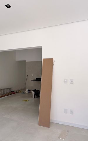 Casa à venda com 117m², 3 quartos e 2 vagas Casa à venda com 117m², 3 quartos e 2 vagasSala
