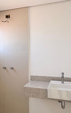 Casa à venda com 117m², 3 quartos e 2 vagas Casa à venda com 117m², 3 quartos e 2 vagasBanheiro