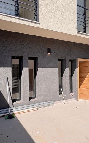 Casa à venda com 117m², 3 quartos e 2 vagas Casa à venda com 117m², 3 quartos e 2 vagasGaragem
