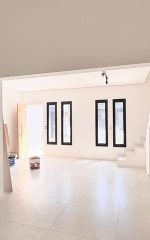 Casa à venda com 117m², 3 quartos e 2 vagas Casa à venda com 117m², 3 quartos e 2 vagasCozinha