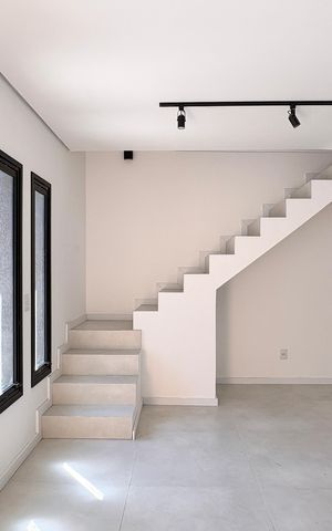 Casa à venda com 117m², 3 quartos e 2 vagas Casa à venda com 117m², 3 quartos e 2 vagasSala