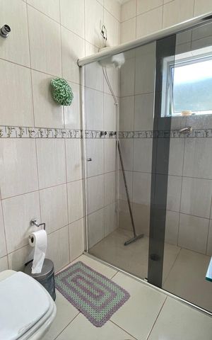 Casa à venda com 186m², 3 quartos e 3 vagas Casa à venda com 186m², 3 quartos e 3 vagasBanheiro 2
