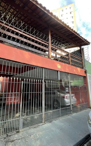 Casa à venda com 186m², 3 quartos e 3 vagas Casa à venda com 186m², 3 quartos e 3 vagasFachada