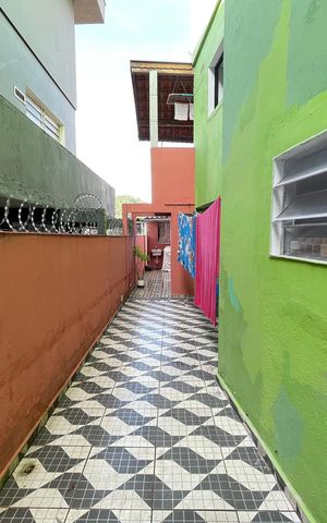 Casa à venda com 186m², 3 quartos e 3 vagas Casa à venda com 186m², 3 quartos e 3 vagasCorredor