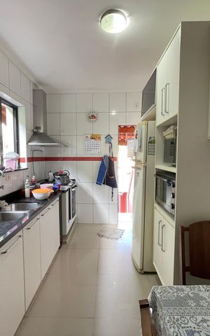 Casa à venda com 186m², 3 quartos e 3 vagas Casa à venda com 186m², 3 quartos e 3 vagasCozinha