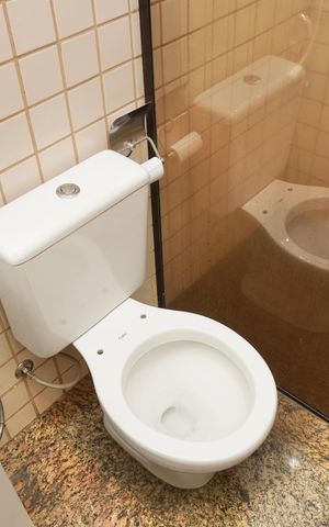 Apartamento à venda com 174m², 3 quartos e 2 vagas Apartamento à venda com 174m², 3 quartos e 2 vagasBanheiro da Suíte