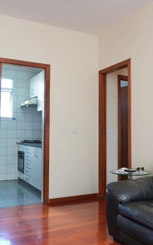 Apartamento à venda com 174m², 3 quartos e 2 vagas Apartamento à venda com 174m², 3 quartos e 2 vagasSala