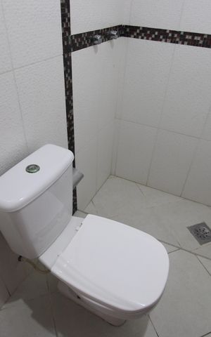 Casa de condomínio à venda com 176m², 2 quartos e 1 vagaBanheiro social