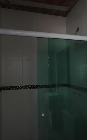 Casa de condomínio à venda com 176m², 2 quartos e 1 vagaBanheiro da suíte 1