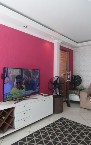 Casa de condomínio à venda com 176m², 2 quartos e 1 vagaSala