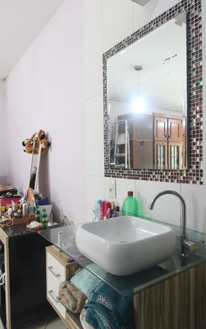 Casa de condomínio à venda com 176m², 2 quartos e 1 vagaBanheiro da suíte 2