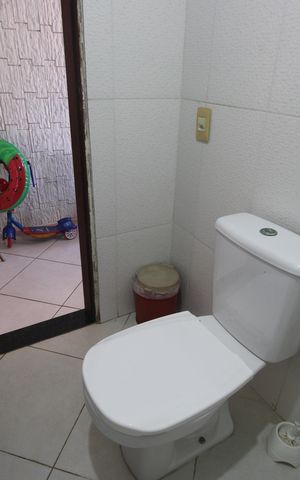 Casa de condomínio à venda com 176m², 2 quartos e 1 vagaBanheiro social
