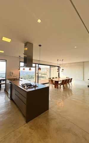 Casa de condomínio à venda com 308m², 3 quartos e 4 vagas Casa de condomínio à venda com 308m², 3 quartos e 4 vagasSala