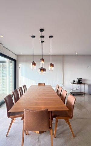 Casa de condomínio à venda com 308m², 3 quartos e 4 vagas Casa de condomínio à venda com 308m², 3 quartos e 4 vagasSala