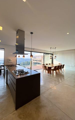 Casa de condomínio à venda com 308m², 3 quartos e 4 vagas Casa de condomínio à venda com 308m², 3 quartos e 4 vagasSala