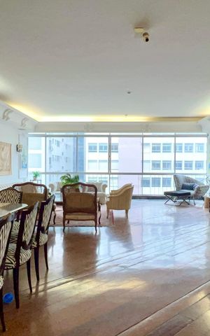 Apartamento para alugar com 330m², 3 quartos e 3 vagas Apartamento para alugar com 330m², 3 quartos e 3 vagasSala de Jantar