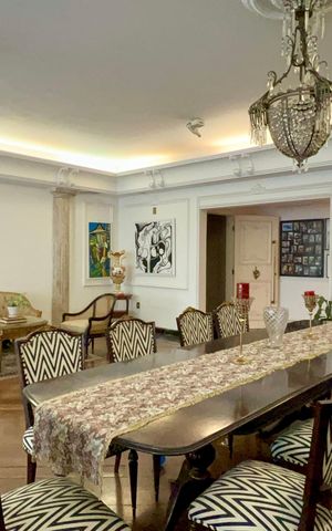 Apartamento para alugar com 330m², 3 quartos e 3 vagas Apartamento para alugar com 330m², 3 quartos e 3 vagasSala de Jantar