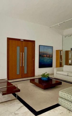 Apartamento para alugar com 330m², 3 quartos e 3 vagas Apartamento para alugar com 330m², 3 quartos e 3 vagasHall de entrada