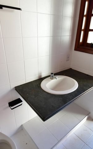 Casa para alugar com 515m², 4 quartos e 8 vagasBanheiro de serviço
