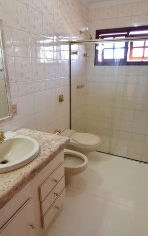 Casa para alugar com 515m², 4 quartos e 8 vagasBanheiro Social