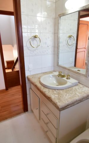 Casa para alugar com 515m², 4 quartos e 8 vagasBanheiro Social