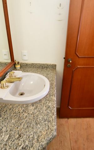 Casa para alugar com 515m², 4 quartos e 8 vagasLavabo