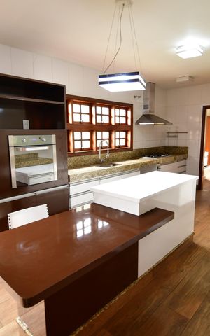 Casa para alugar com 515m², 4 quartos e 8 vagasCozinha