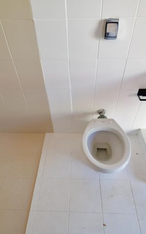 Casa para alugar com 515m², 4 quartos e 8 vagasBanheiro de serviço
