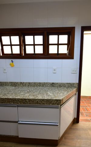 Casa para alugar com 515m², 4 quartos e 8 vagasÁrea de Serviço