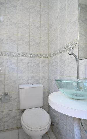 Casa à venda com 125m², 2 quartos e 2 vagasBanheiro de Serviço