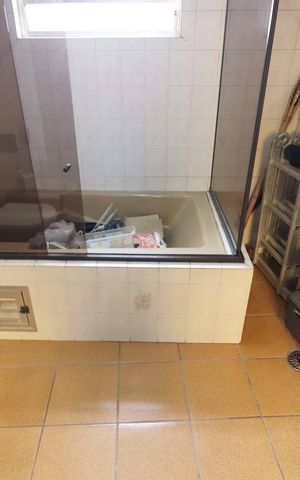 Casa à venda com 180m², 3 quartos e 2 vagasQuarto 1 - Suíte Banheiro 