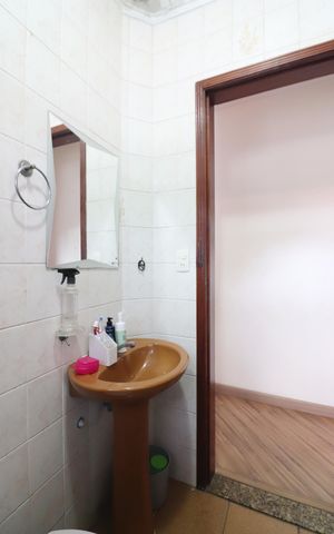 Casa à venda com 180m², 3 quartos e 2 vagasBanheiro Social