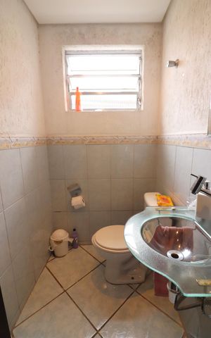 Casa à venda com 180m², 3 quartos e 2 vagasLavabo