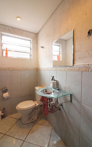 Casa à venda com 180m², 3 quartos e 2 vagasLavabo
