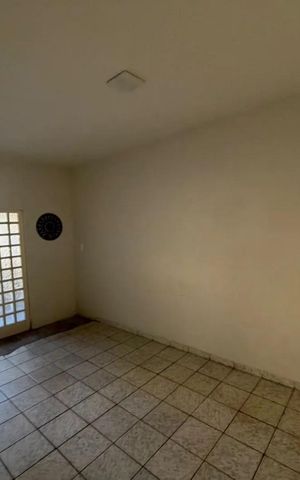 Casa para alugar com 115m², 3 quartos e 2 vagasSala