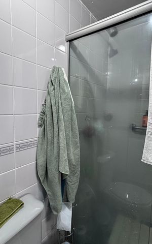 Apartamento para alugar com 66m², 2 quartos e 1 vaga Apartamento para alugar com 66m², 2 quartos e 1 vagaBanheiro do Quarto 1