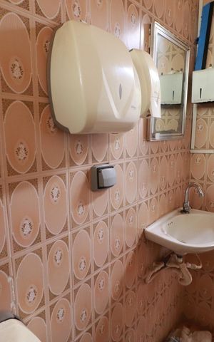 Casa para alugar com 698m², 4 quartos e sem vagaBanheiro de serviço