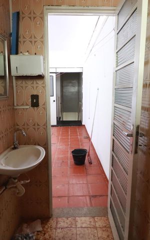 Casa para alugar com 698m², 4 quartos e sem vagaBanheiro de serviço